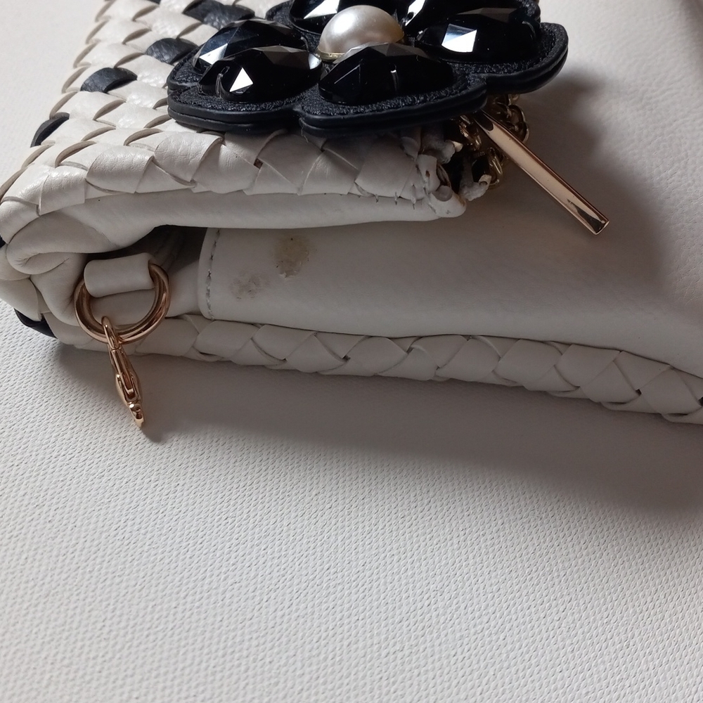 EVERYTHING BUT WATER Black White CROSSBODY CLUTCH - Picture 12 of 12